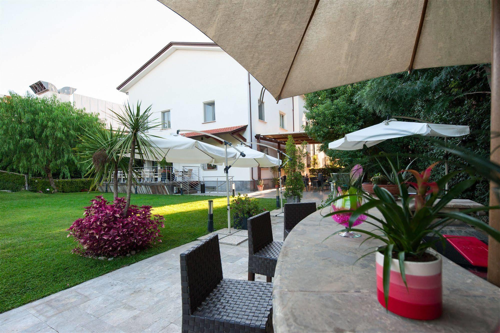 Villa Maria Cristina Caserta Bagian luar foto
